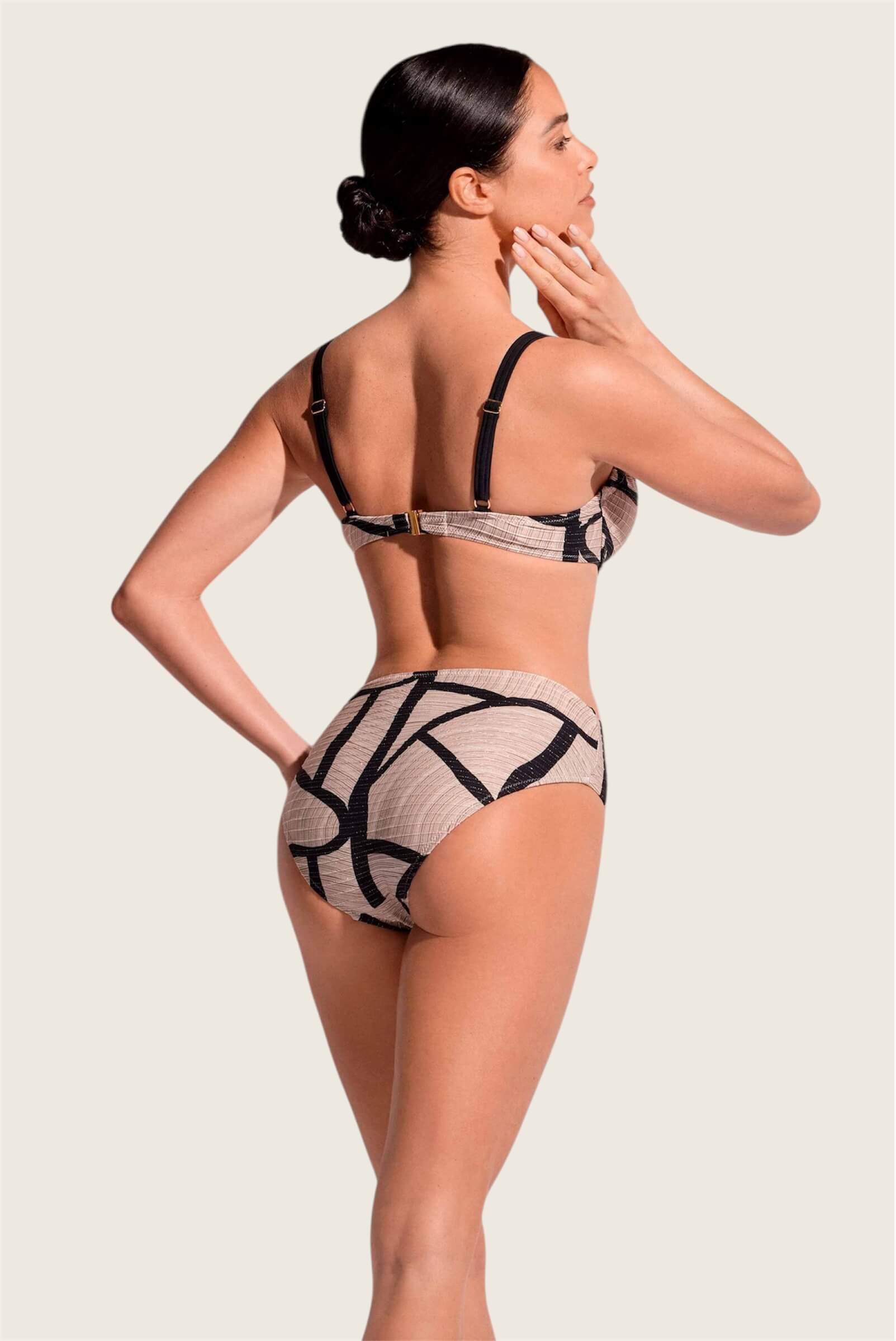 Bikini Mora